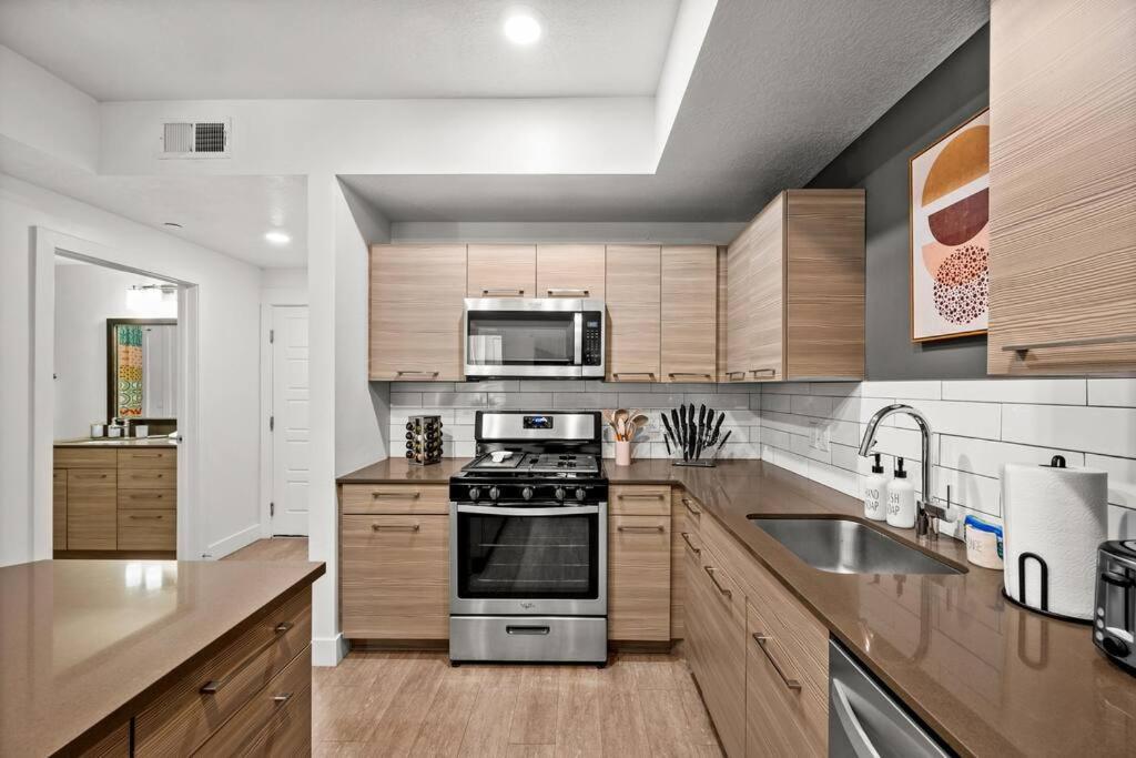 Apartamento Luxurious Retreat In Slc Salt Lake City Exterior foto